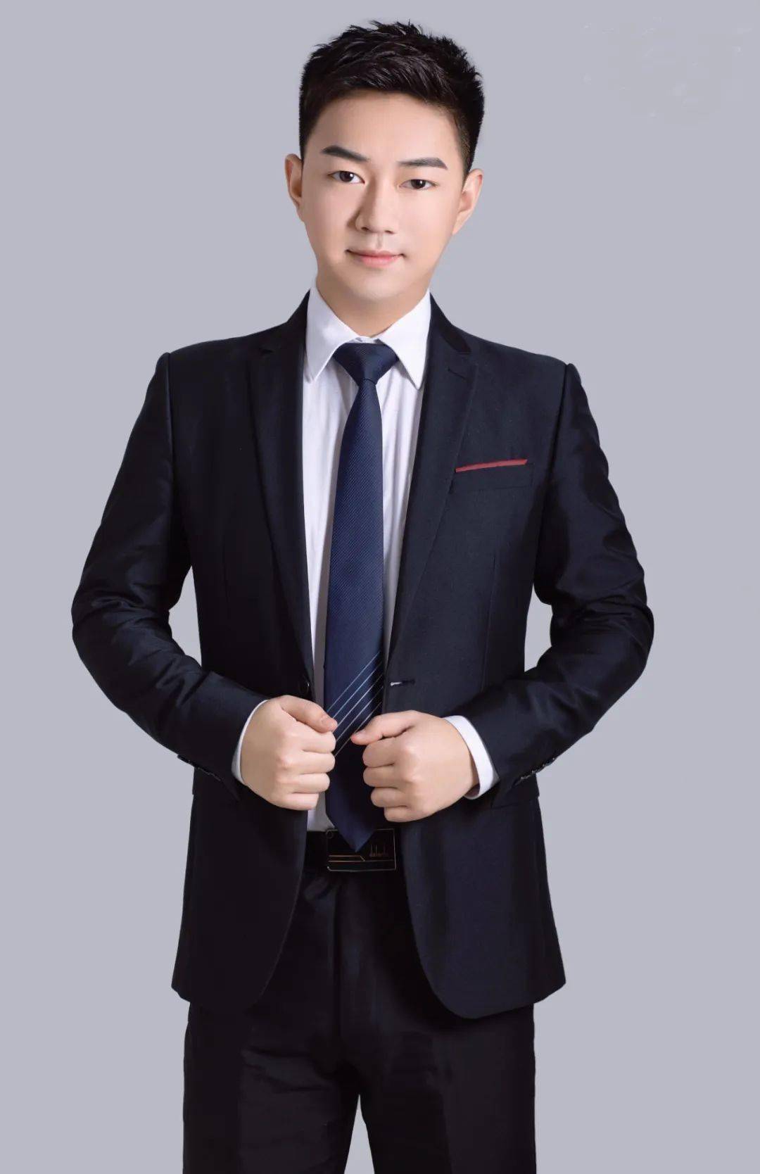 唐亦辰 视觉与舞美负责人